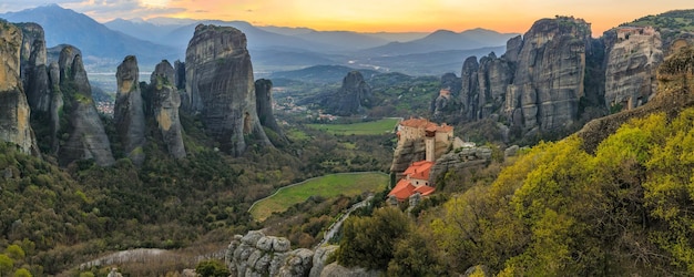 Os mosteiros de Holy Meteora Grécia