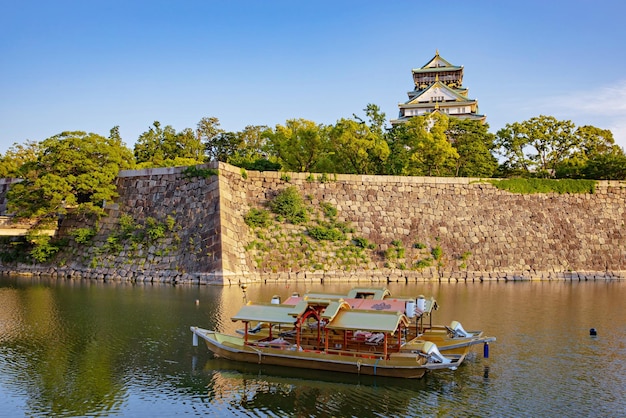 Osaka, Japão maio - 24, 2019: Barco no Parque do Castelo de Osaka