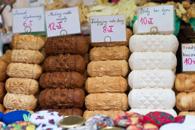 Oscypek de queso ahumado polaco tradicional