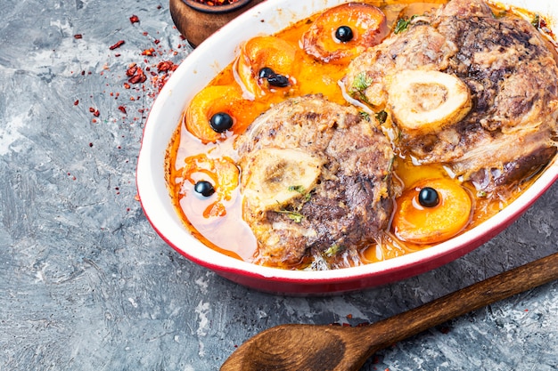 Ossobuco, ternera con albaricoque