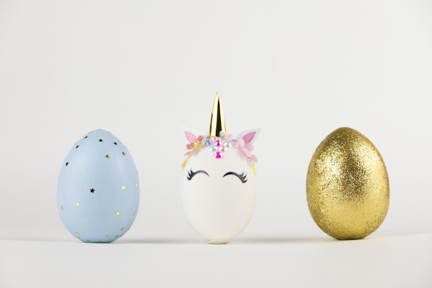 Ostereier isoliert auf weißem Hintergrund Frohe Ostern Banner Kinder Aktivität Inspiration Grußkarte