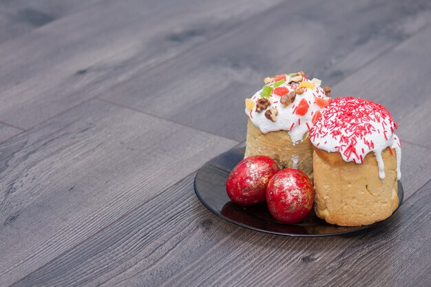 Osterkuchen oder traditionelles Kulich