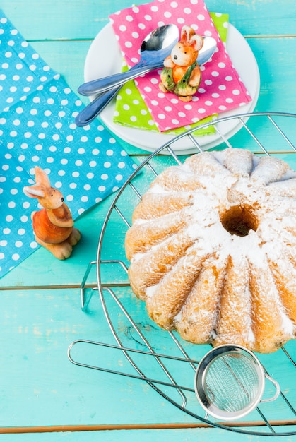 Osterkuchen und Hasen