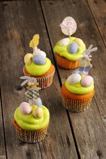 Ostern hausgemachte Cupcakes