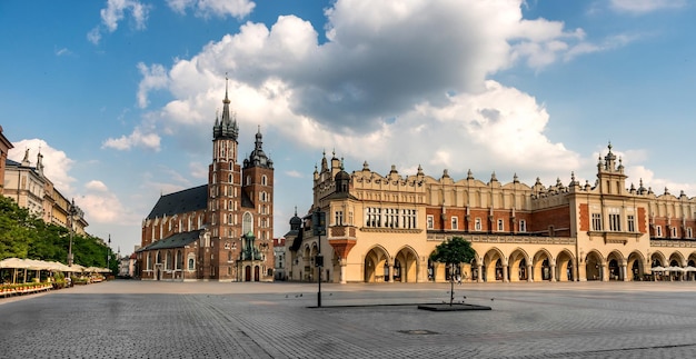 Osteuropäischer Kopfsteinpflasterplatz in Krakau, Polen