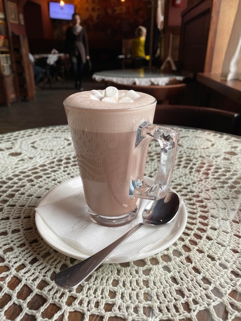 Ot Chocolate Com Mini Marshmallows no café