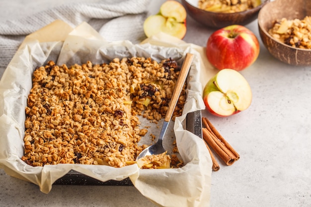 Foto otoño de apple avena crumble pie.