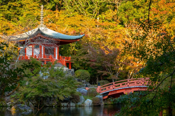 Otoño japonés otoño. Templo de Kyoto Daigoji.
