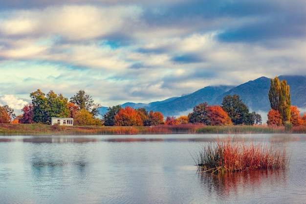 Otoño con lago