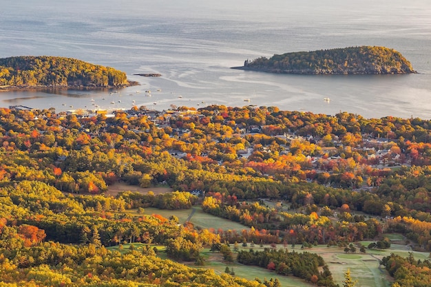 El otoño en el Parque Nacional Acadia, Maine, Estados Unidos