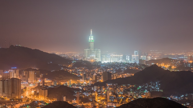 Otra vista de la ciudad de la meca desde la montaña an-nur.