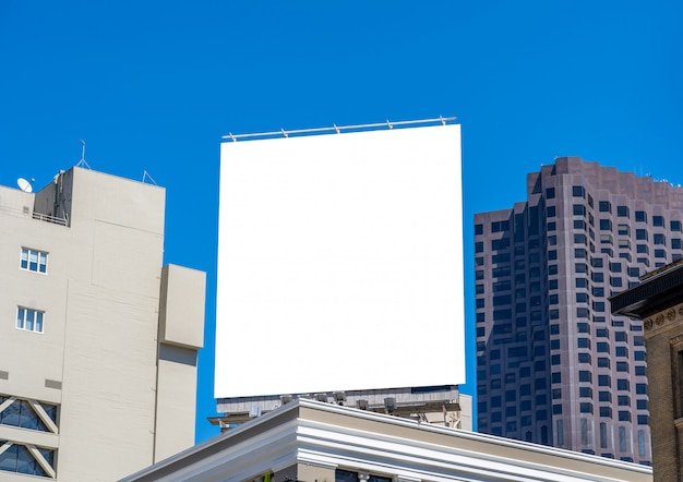 Outdoor quadrado em cima de um palácio, conceito