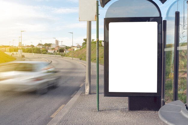 Outdoor vazio na cidade - simulação para publicidade