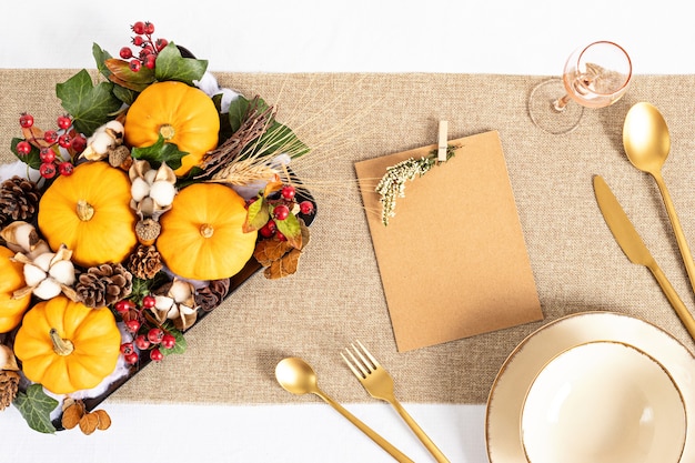 Outono, decoração de mesa de ação de graças de outono, centro de mesa feito à mão