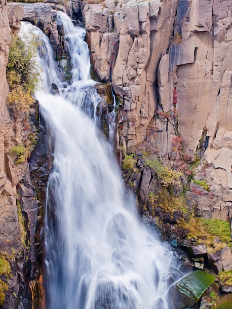 Outono em North Clear Creek Water Falls, no Colorado.