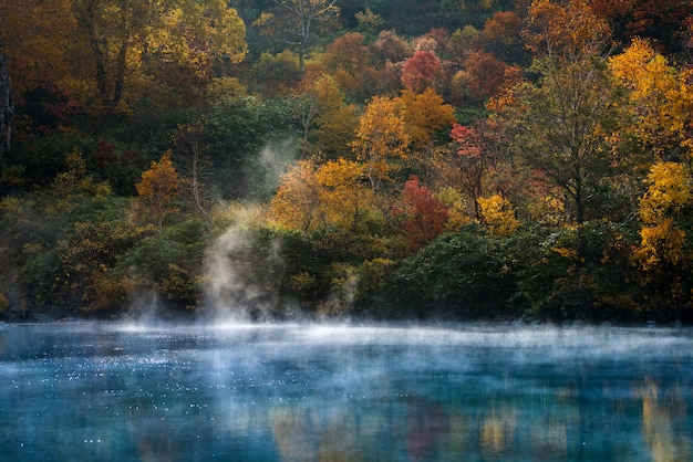 Outono onsen lago aomori japão