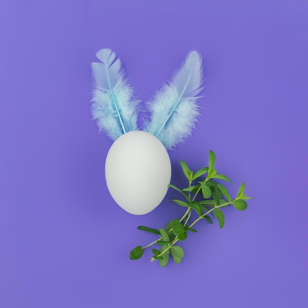 Ovo de Páscoa com orelhas de coelho em um fundo violeta e grama verde MinimalismoCor muito peri