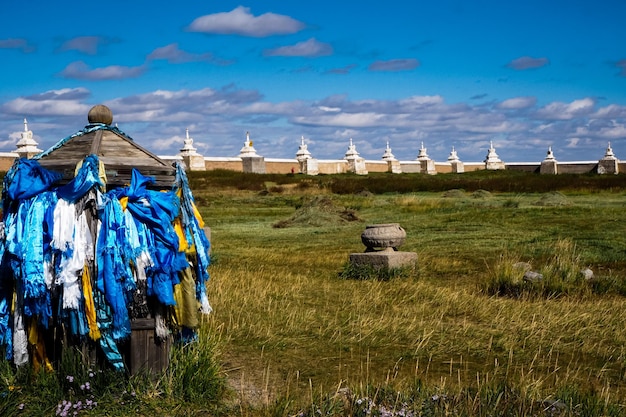 Ovo y pared exterior del monasterio de Erdene Zuu cerca de Kharkhorin en Mongolia