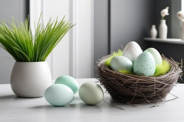 Ovos de Páscoa em uma cesta de vime com grama