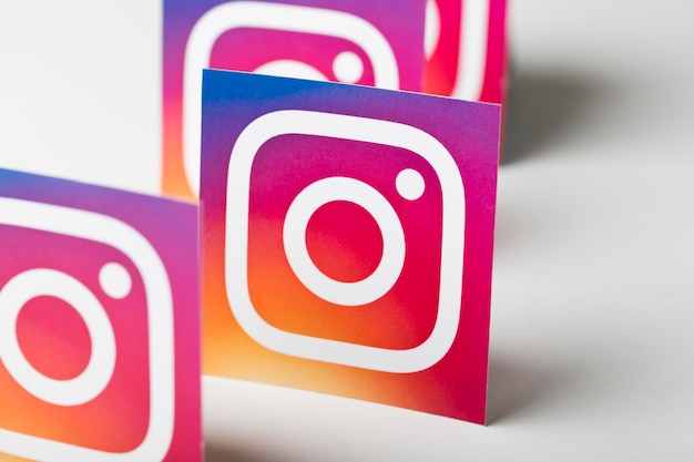 OXFORD UK AUGUST 22 2018 Uma coleção de logotipos do Instagram impressos em papel