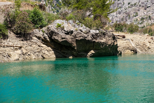 Oymapinar lago turquía cañón verde en la región de manavgat turquía