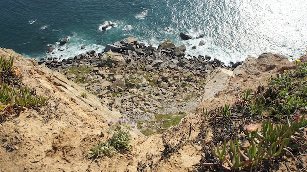 Foto ozeanfelsen in bocka do inferno portugal