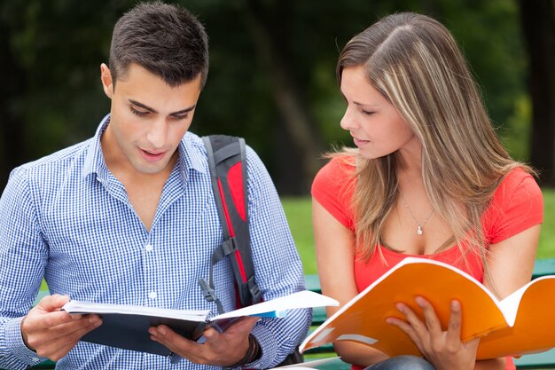 Paar von Studenten