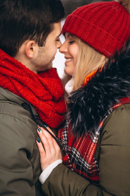 Paarportrait am glücklichen Valentinstag