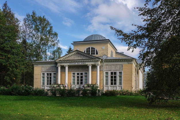 Foto pabellón rosa pabellón de rosas en el palacio pavlovsk y parque complejo san petersburgo rusia