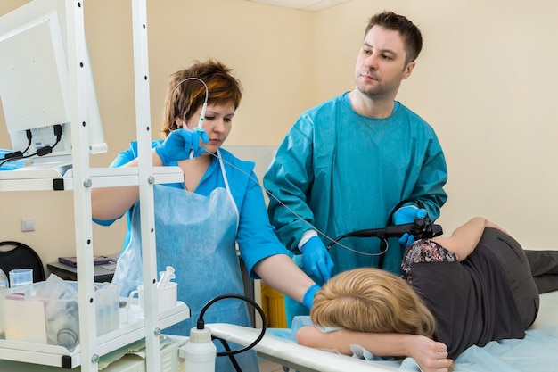 paciente en una recepción en el endoscopista