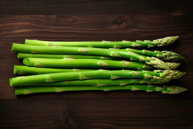 Pacote de aspargos vibrantes em um fundo rústico perfeito para seus projetos culinários e gastronômicos