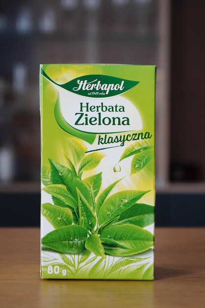 Pacote de chá na mesa