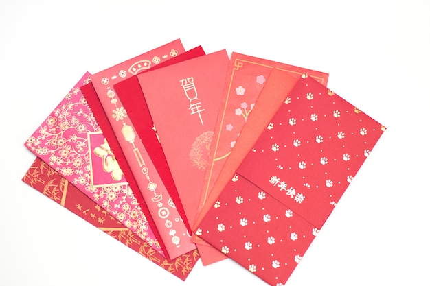 Pacote de envelope vermelho de ano novo chinês, hongbao com o personagem 'feliz ano novo' em fundo branco para o ano novo chinês. tradução: boa sorte no ano