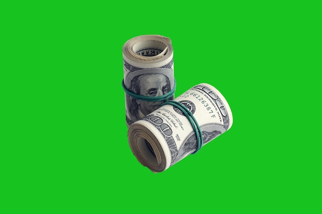 Pacote de notas de dólar americano isoladas em chroma keyer verde Pacote de dinheiro americano com alta resolução em máscara verde perfeita