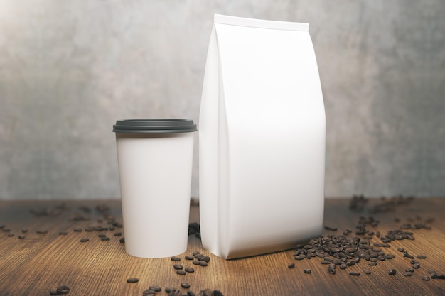 Pacote e xícara de café branco