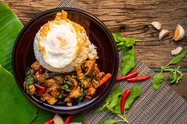 Pad kaprao, comida tailandesa cultura picante de tailandia