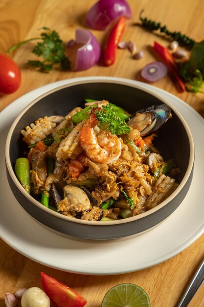 Pad Kee Mao Meeresfrüchte Thailändisches Essen