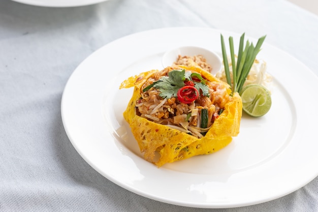 Pad Thai e envolto em comida egg.thai