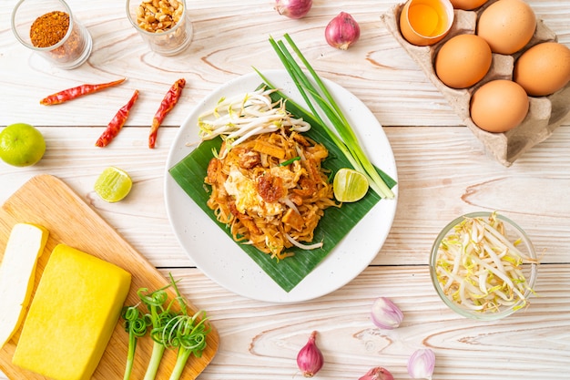 Pad Thai - fideos de arroz salteados