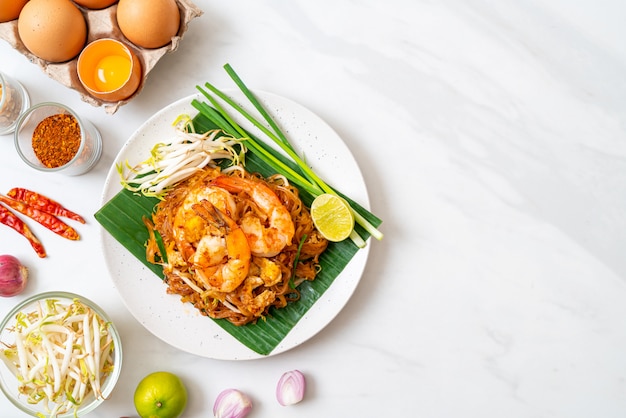 Pad thai - macarrão de arroz frito