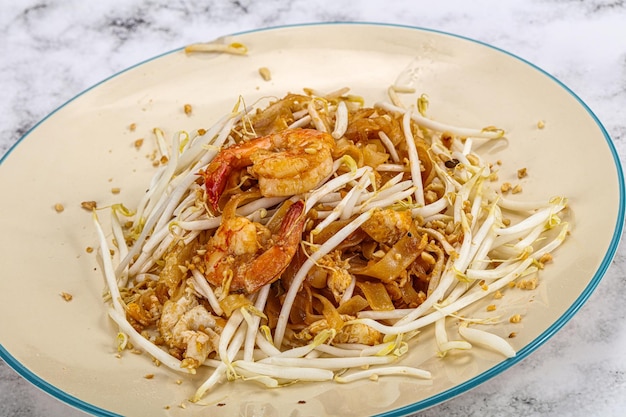 Pad Thai Nudeln mit Garnelen, Bohnen und Eiern