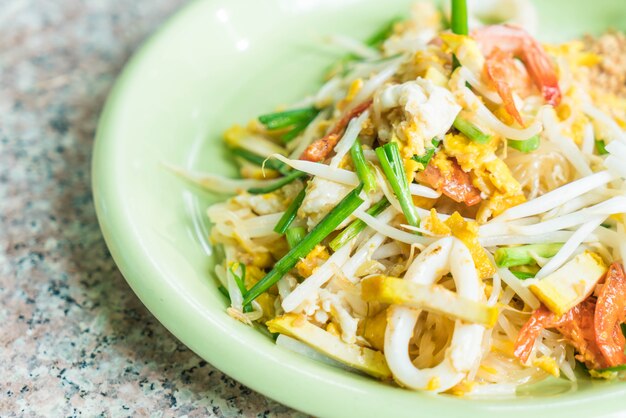 Foto pad thai, tallarines salteados al estilo tailandés