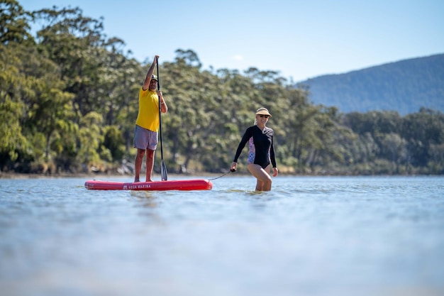 Paddle surf en el río murray