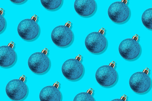 Padrão de bola de Natal azul e fundo plano mínimo