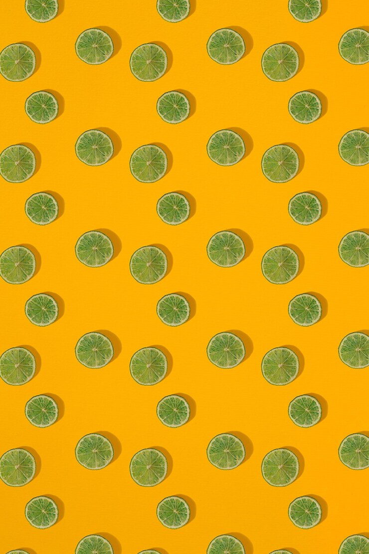 Foto padrão de limão em fundo amarelo. conceito de leigo plano mínimo. imprimir