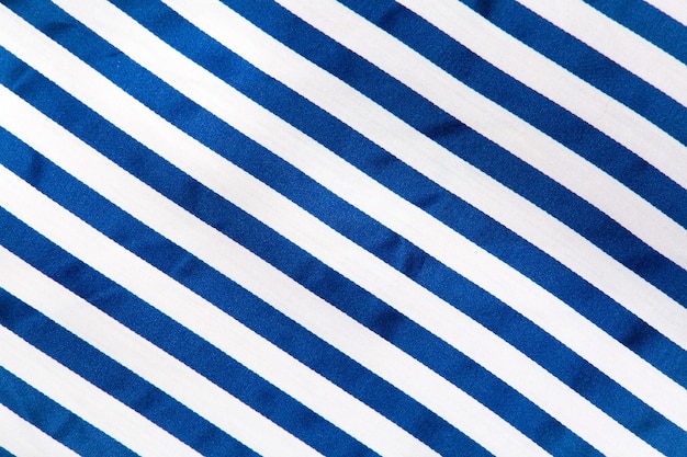 Padrão listrado azul e branco em tecido