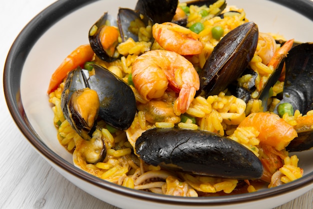 Paella mit Meeresfrüchten