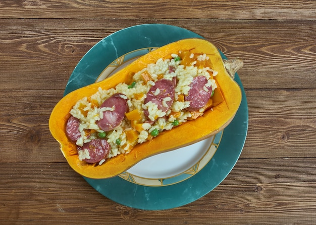 Paella rellena de calabaza, cerrar