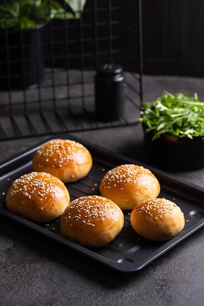 Pães de hambúrguer com sementes de gergelim