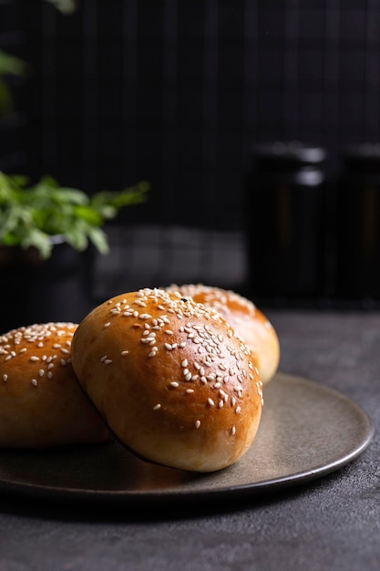 Pães de hambúrguer com sementes de gergelim